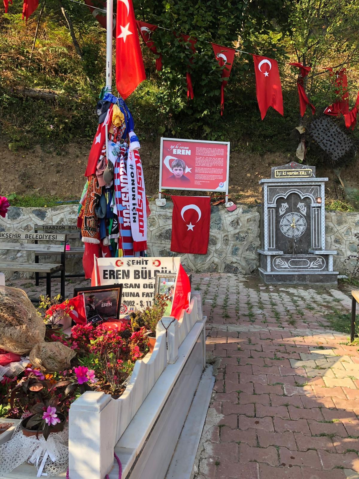 Aziz Şehitlerimiz İçin